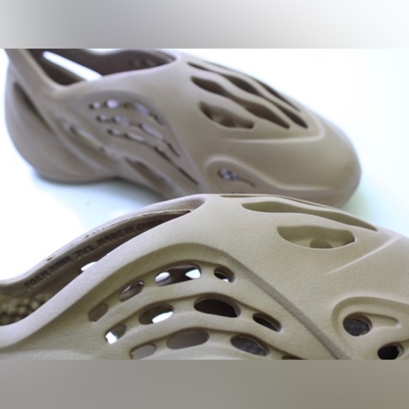 Adidas Yeezy foam runner shoes - Picture 7 of 13